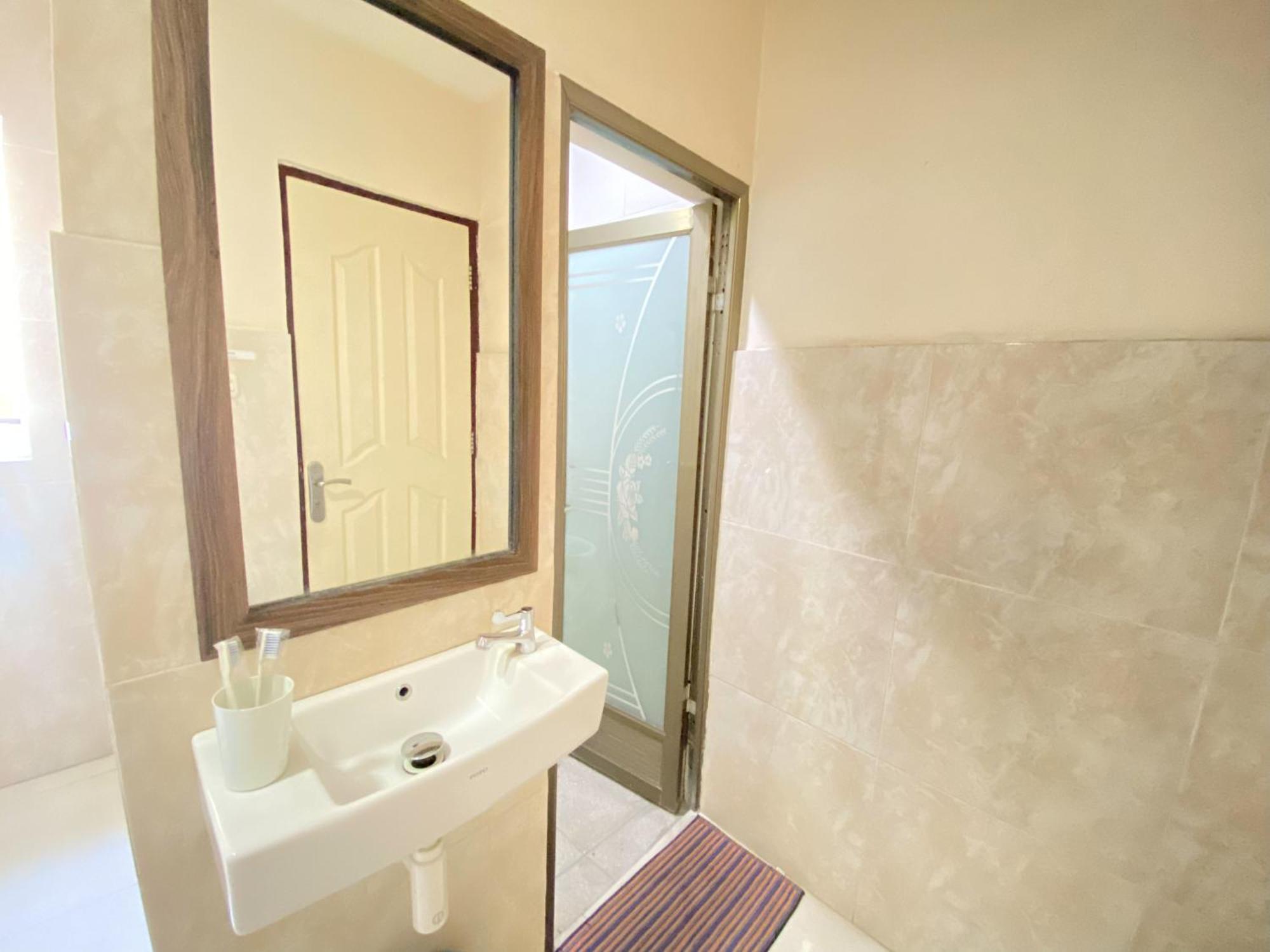 Penginapan Star Ambon Mitra Reddoorz ภายนอก รูปภาพ