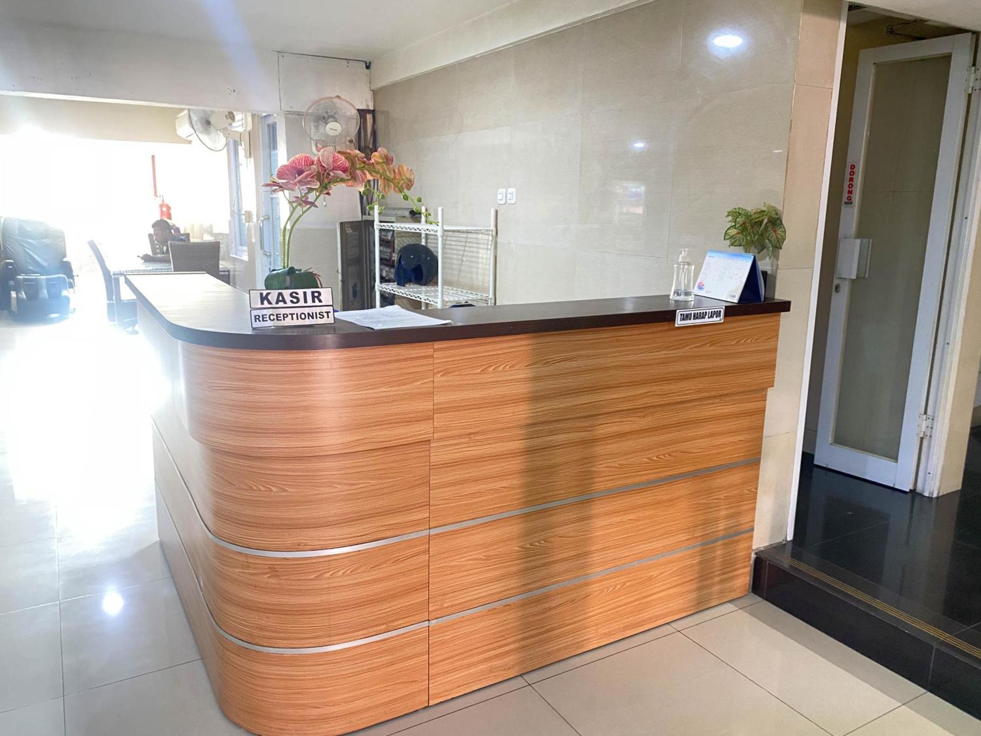 Penginapan Star Ambon Mitra Reddoorz ภายนอก รูปภาพ